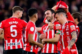 包含德甲赛程吃紧；毕尔巴鄂竞技清晨防线松动；质疑声仍在；更衣室氛围转暖的词条万博体育manbet平台