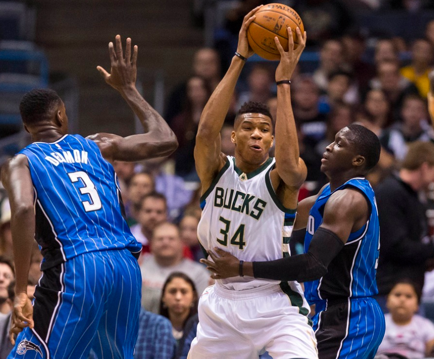 包含奥兰多魔术训练开放日；关键时刻完成体检引欢呼；CBA常规赛在即；球队文化再被提及的词条