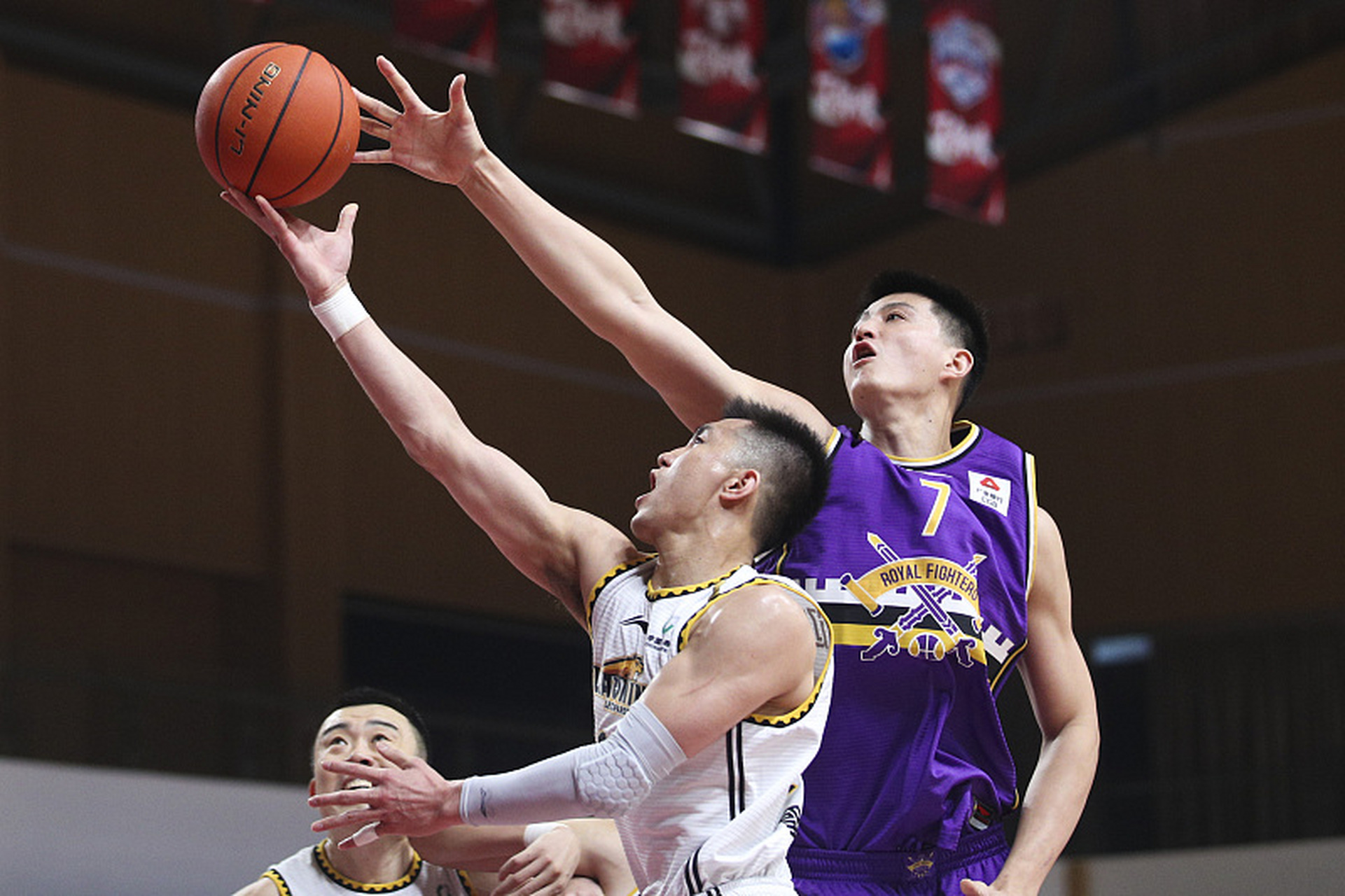 关于里程碑夜！门兴格拉德巴赫完成体检；CBA季后赛今晚刷纪录；赛场秩序良好；赛季目标并未改变的信息