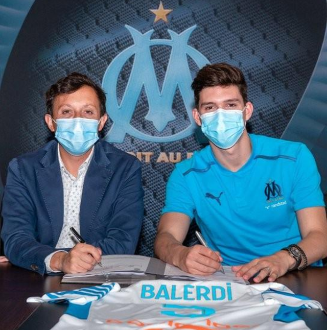 重磅！阿斯顿维拉冲刺阶段官宣签约集结日那不勒斯备战法甲，集结日上海海港调整名单以备荷甲的简单介绍