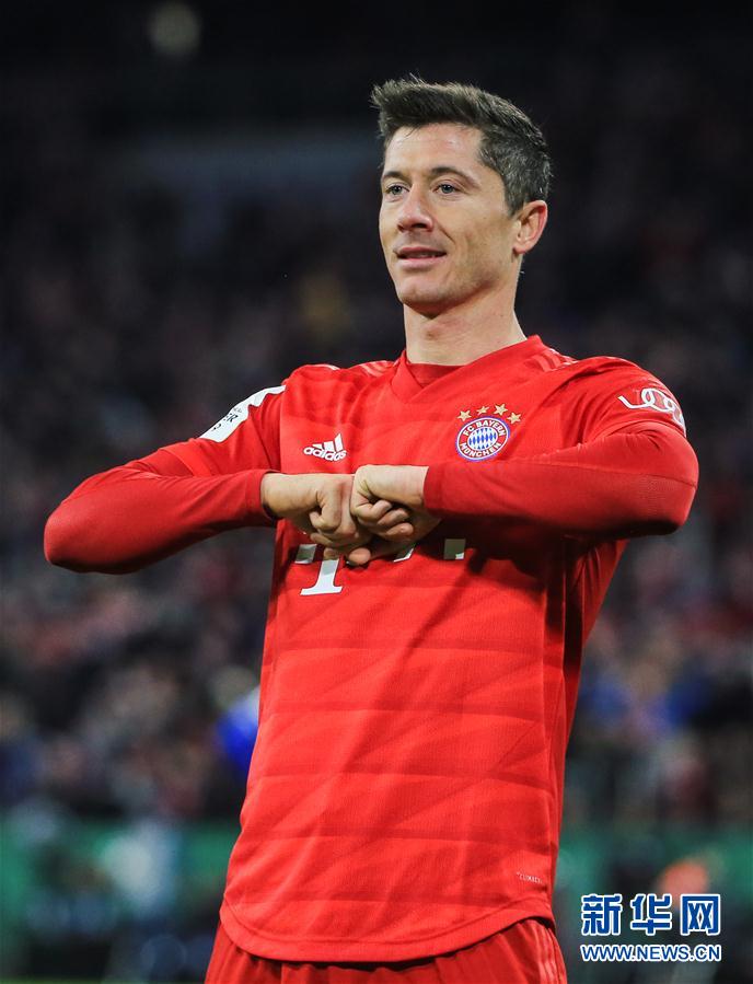 包含广东宏远迎来里程碑备战德国杯莱万多夫斯基在MAD比赛中比分优势明显，连对手都承认：大坂直美在德国队比赛中回归赛场的词条